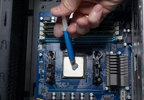 Replacing thermal paste on the processor