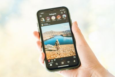 How to Play Video on Instagram Story? (in 6 Quick Steps)