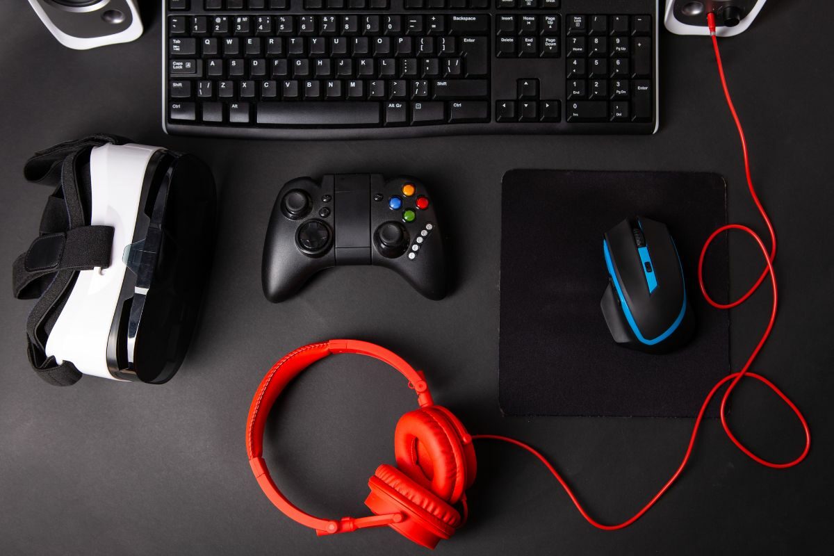 Gaming Gear, Mouse, Keyboard, and Headset